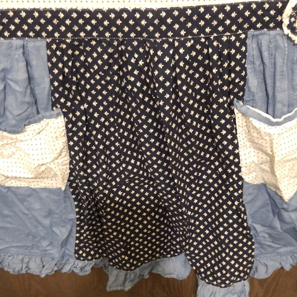 Sue la table 100% Cotton Made in India Apron - 34x24” - each waist tie is 25”